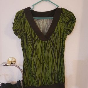 Maurices shirt size Medium Green and Brown